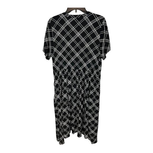Torrid Black White Plaid Button Front Midi Challis Dress Pockets 1X Sharkbite - Picture 7 of 15